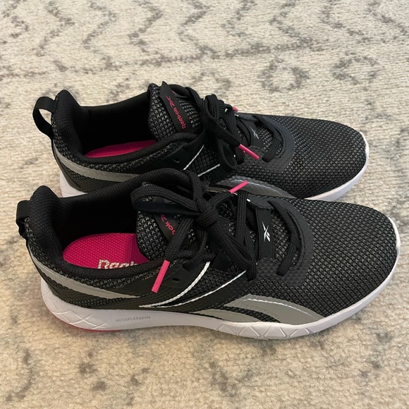 Reebok Women’s Size 9 - Picture 2 of 5